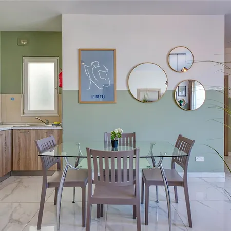 Sunshine Penthouse 2br Heaven With Ac, Terrace & Wifi By 360 Estates *