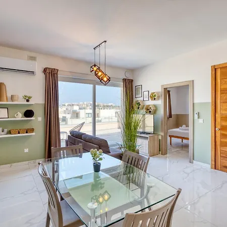Sunshine Penthouse 2br Heaven With Ac, Terrace & Wifi By 360 Estates Apartment *