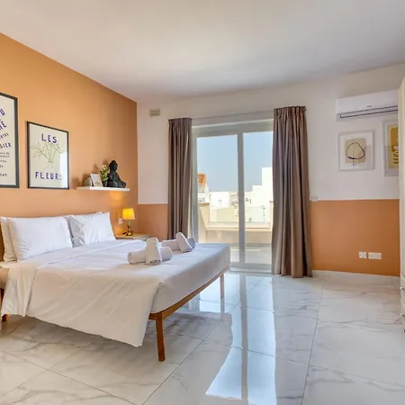 Sunshine Penthouse 2br Heaven With Ac, Terrace & Wifi By 360 Estates Apartment