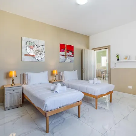 Sunshine Penthouse 2br Heaven With Ac, Terrace & Wifi By 360 Estates *