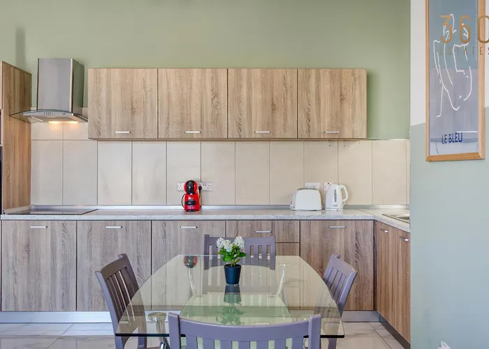 Sunshine Penthouse 2br Heaven With Ac, Terrace & Wifi By 360 Estates *