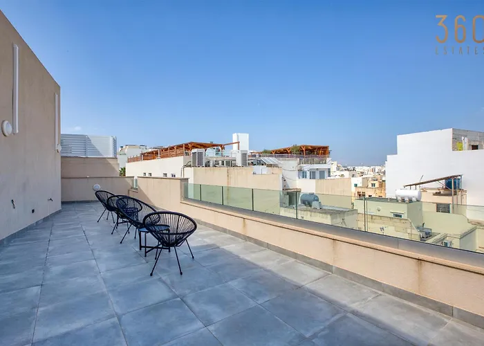 Sunshine Penthouse 2br Heaven With Ac, Terrace & Wifi By 360 Estates Appartement Kappara