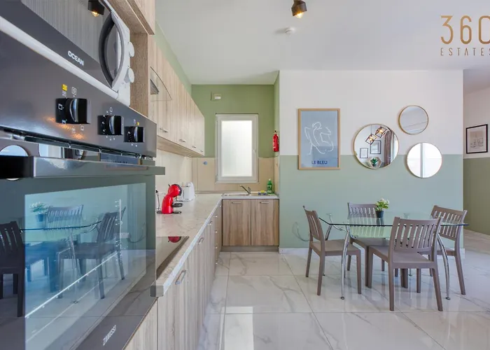 Sunshine Penthouse 2br Heaven With Ac, Terrace & Wifi By 360 Estates Appartement *