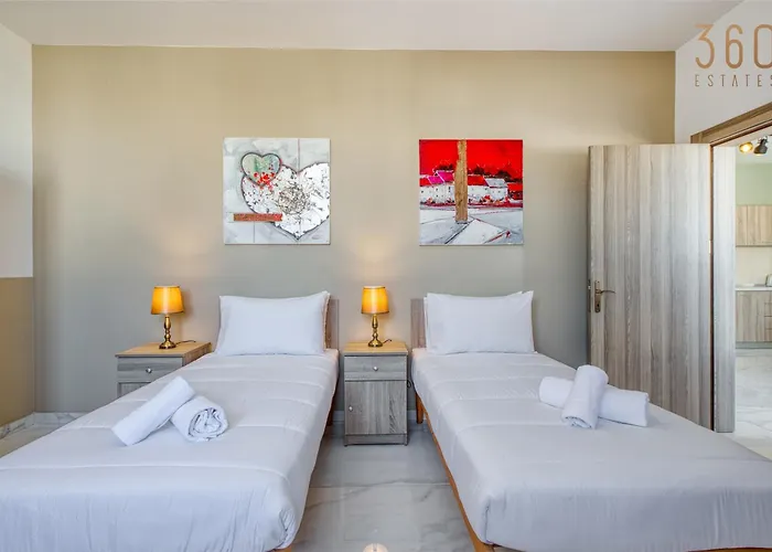 Sunshine Penthouse 2br Heaven With Ac, Terrace & Wifi By 360 Estates Appartement Kappara