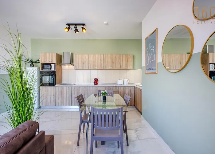 Sunshine Penthouse 2br Heaven With Ac, Terrace & Wifi By 360 Estates Appartement Kappara